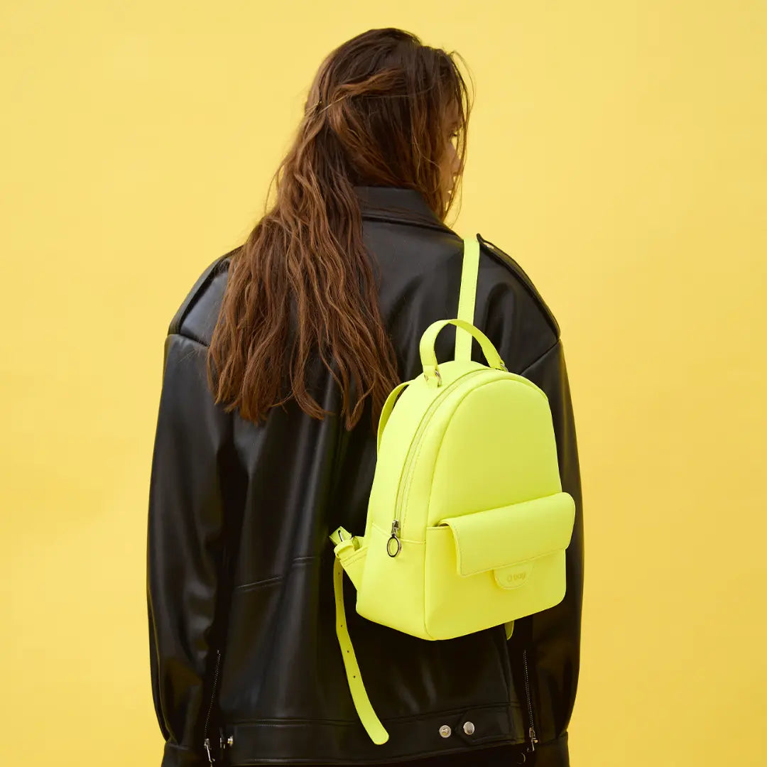 O bag Sofia Lime Green on woman model