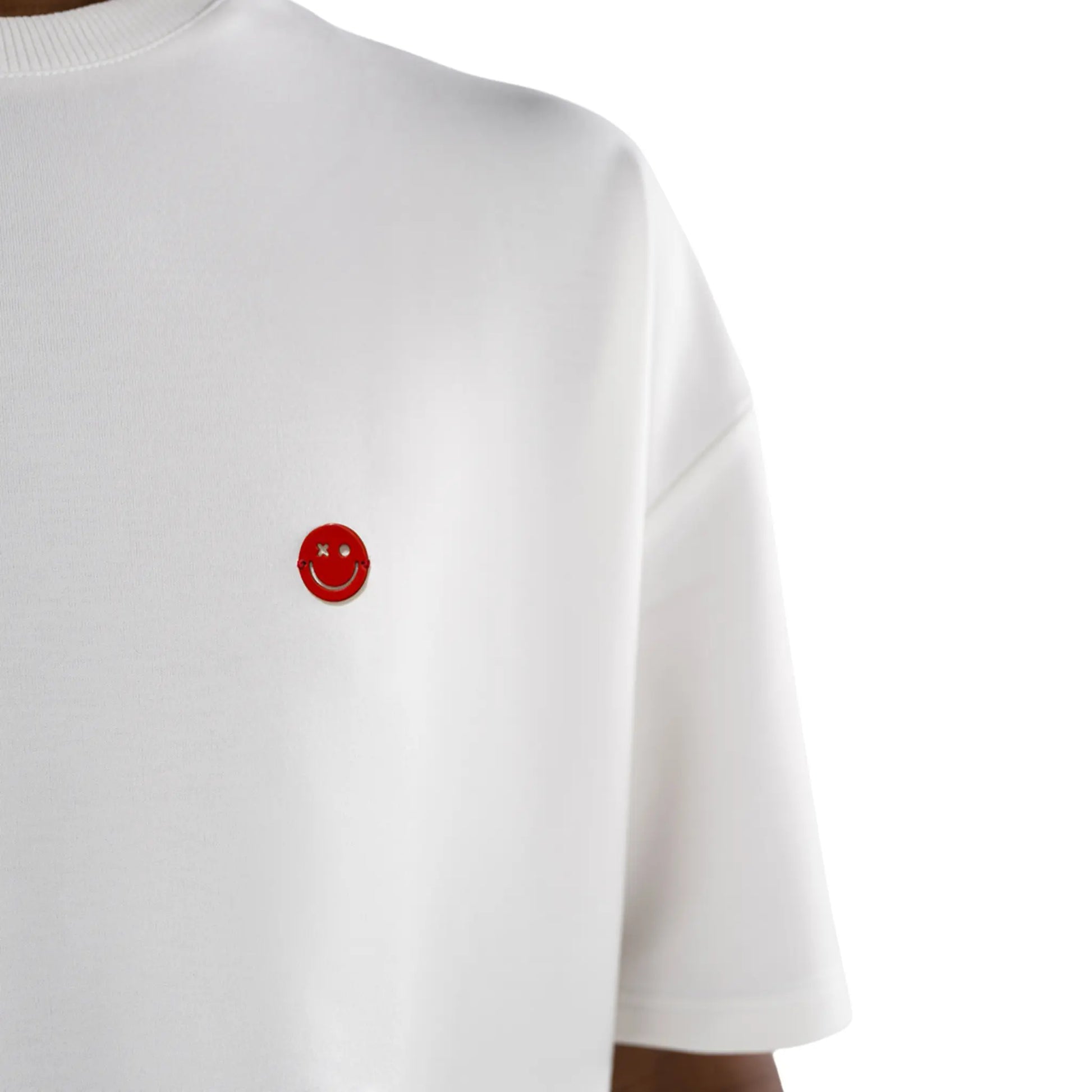 Oversized T-shirt White Love More close-up on red smiley logo