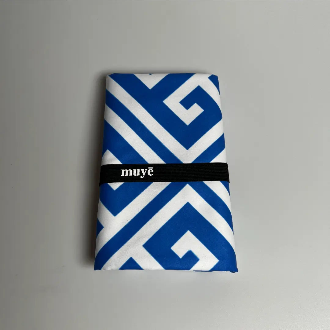 Muye Mykonos blue beach towel quick dry lightweight super absorbent sand-free with elastic hook